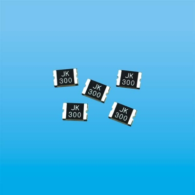 Surface-mounted self-recovering fuse